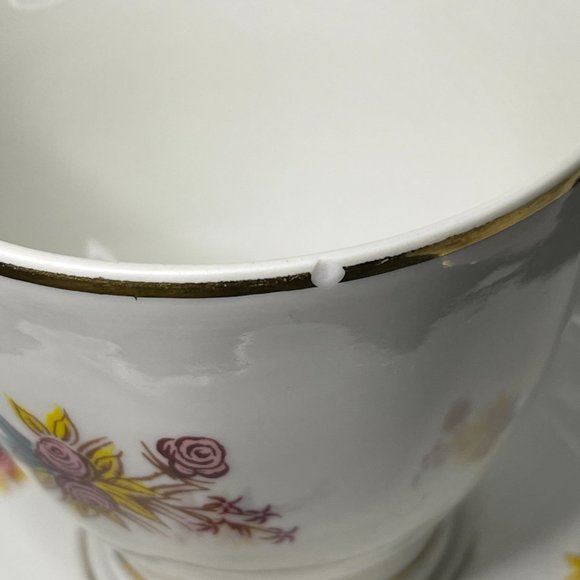 (small chips) Cmielow 2 Teacups & 4 Saucers Set - Picture 5 of 10